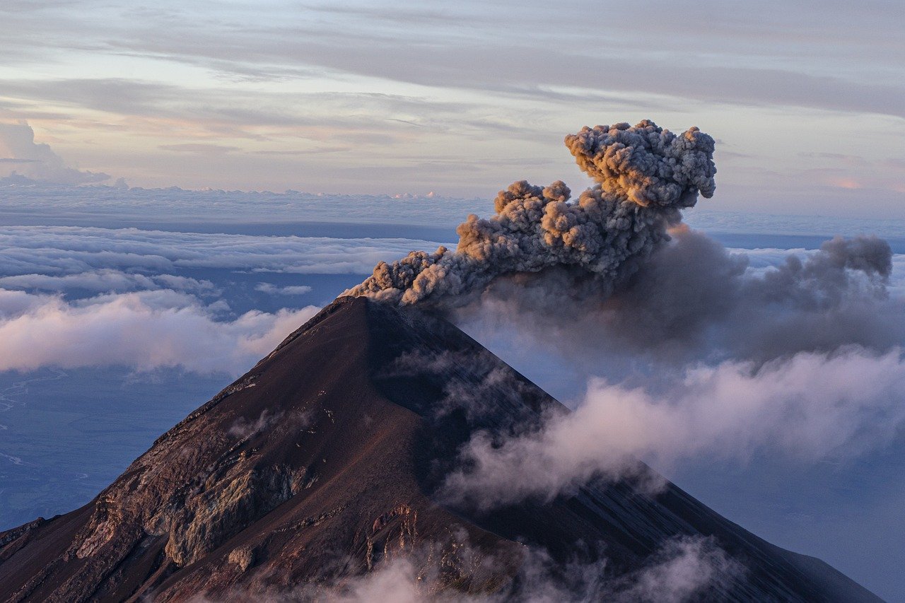 volcano, mountain, sunrise-8488486.jpg